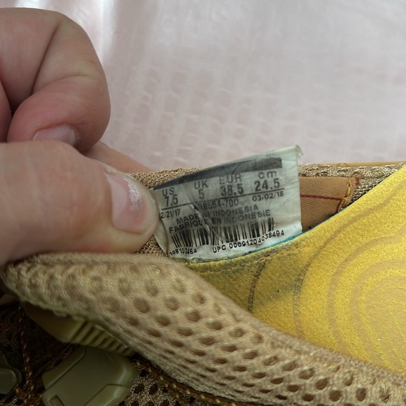 Nike - Picture 2 of 2